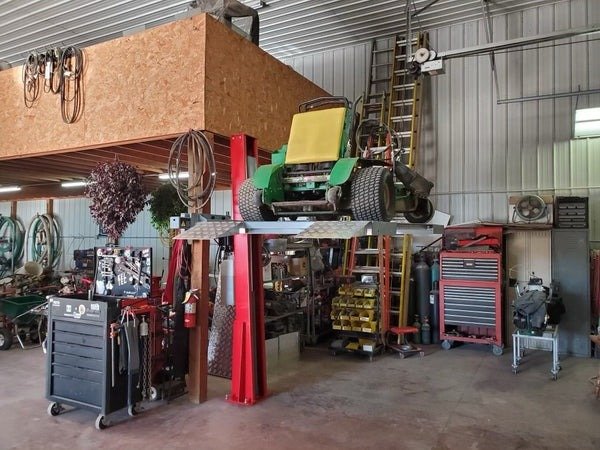 ML2000.jpg Advantage ML-2000 | Single-Post Lift