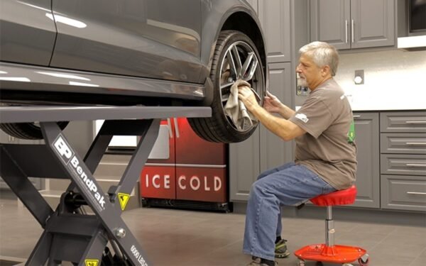best-garage-car-lift-mds-6lpf-be.jpg BendPak MDS-6LPF Mid-Rise Scissor Car Lift